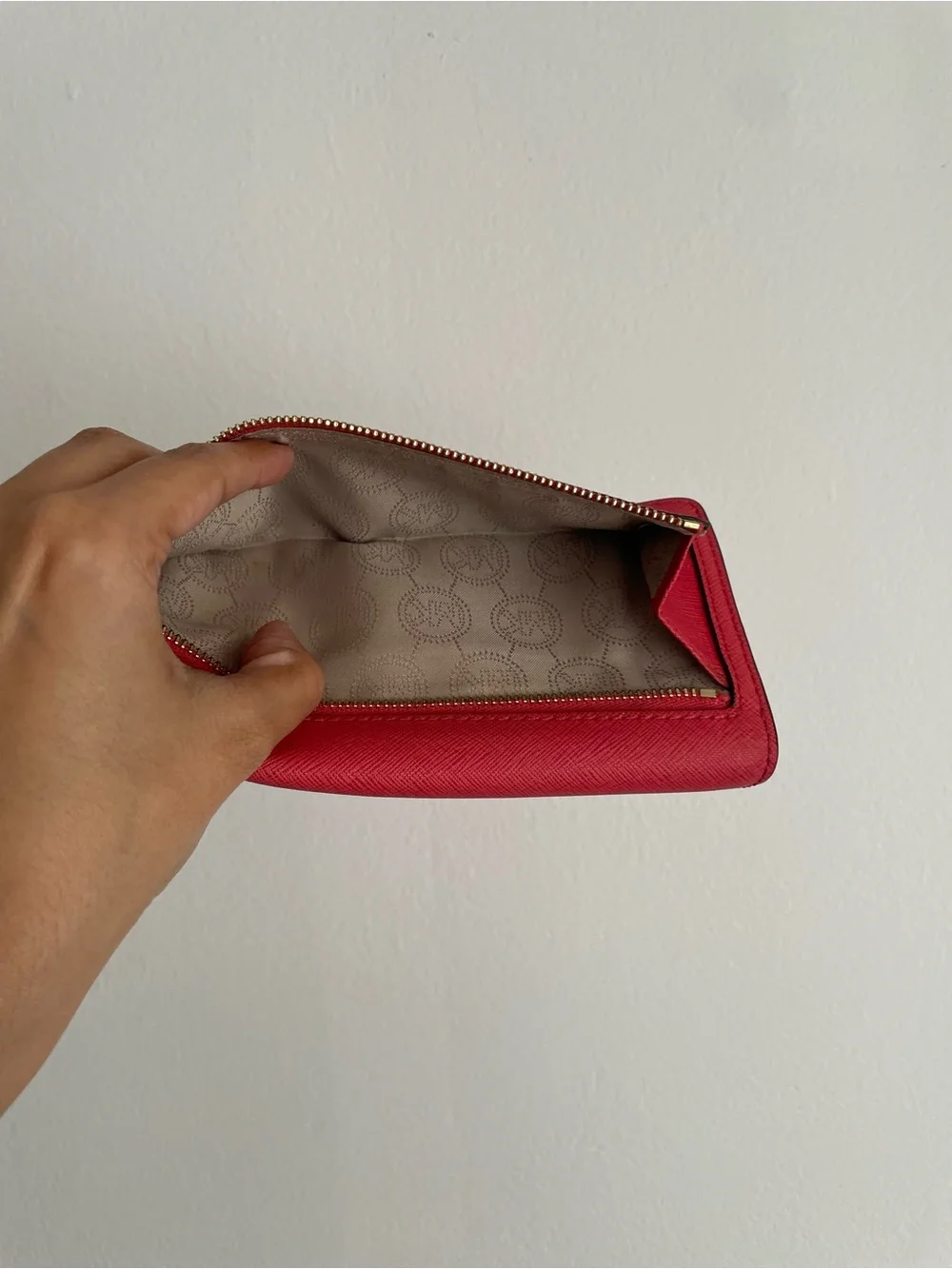 Michael Kors Jet Set Travel Saffiano Leather Continental Wallet – Bright Red